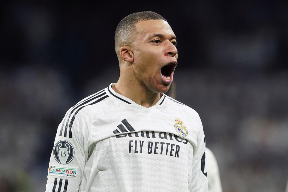 Yabo-姆巴佩与80激战IG分钟，重要助攻胜负难料！，Uzi焦点对战引发球迷热议-Yabo